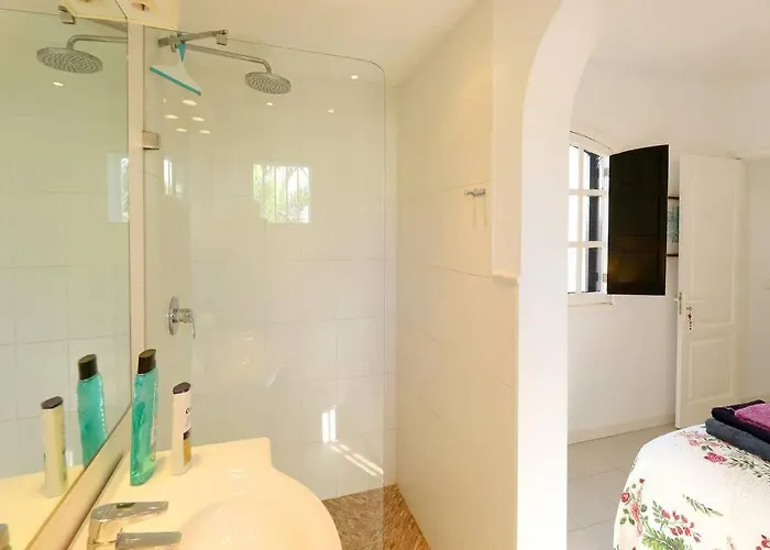 Jazmin, 3 Bed In Mojones