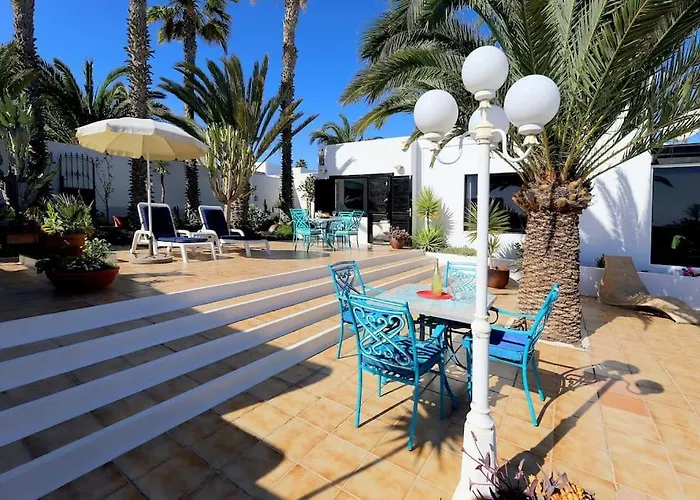 Vakantiehuis Jazmin, 3 Bed In Mojones Puerto del Carmen (Lanzarote)